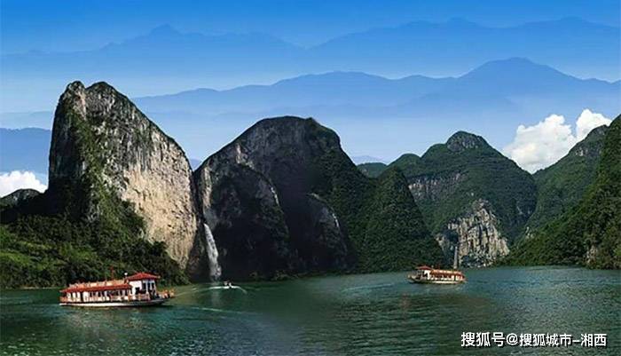 第三天:清江画廊,蝴蝶崖,女儿城第二天:恩施的精华景区—大峡谷,世界