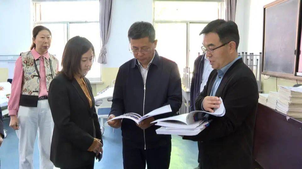 晋中学院党委书记韩泽春一行在左权县就驻村帮扶,产业发展等情况进行
