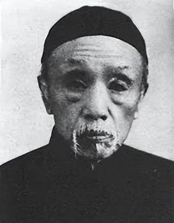 但就在陈寅恪8岁时,陈宝箴和儿子陈三立却因为在湖南率先变法,被清