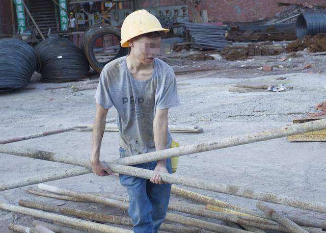 18年,女子为了挣钱感染艾滋,传染一家三口后被丈夫持刀捅死