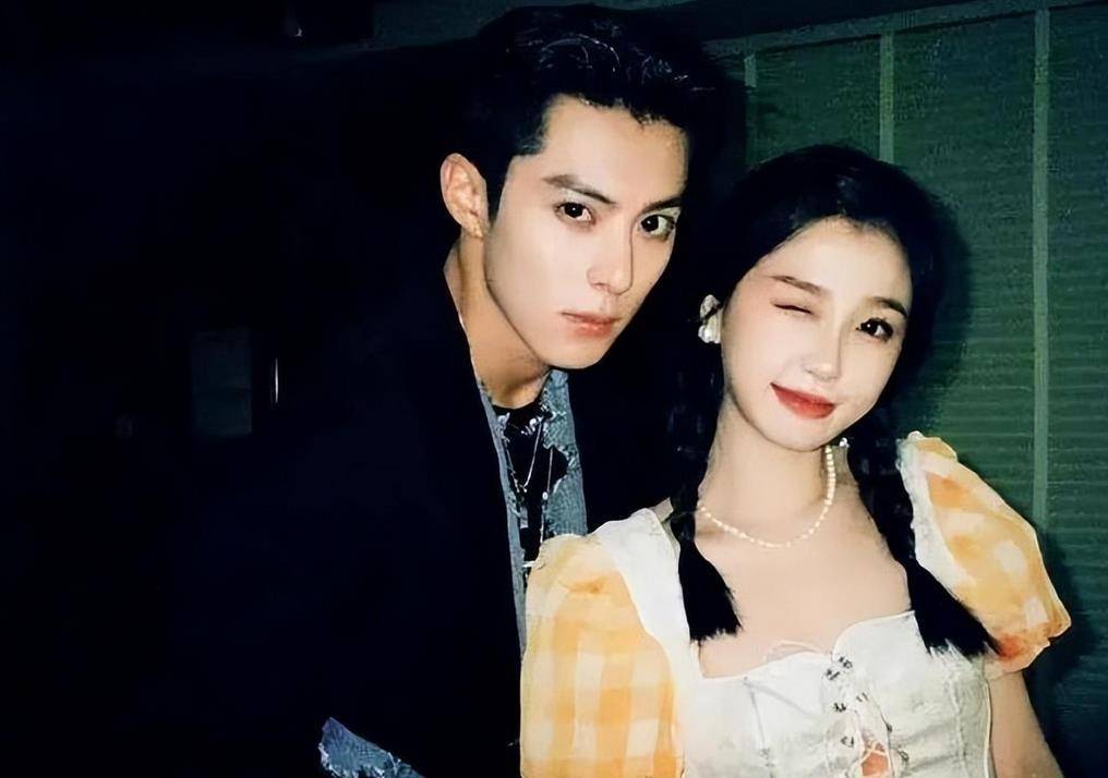 表面是艺人,实际上是富家千金的8位女星,"规则",谁敢啊?