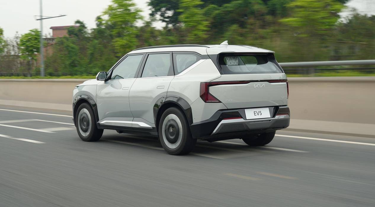 720km长续航的大空间纯电suv,这台韩系车怎么突围?