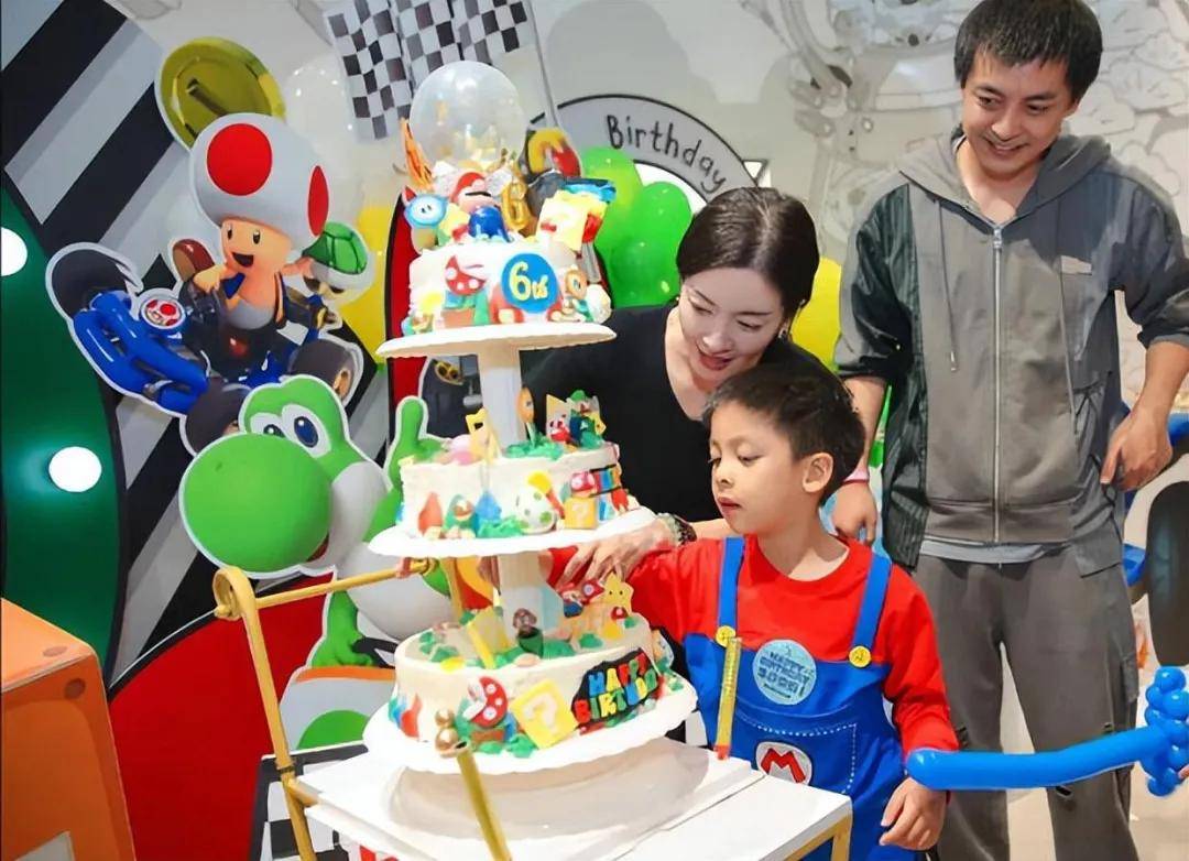 为儿子举办了一场别开生面的"马里奥"主题生日party