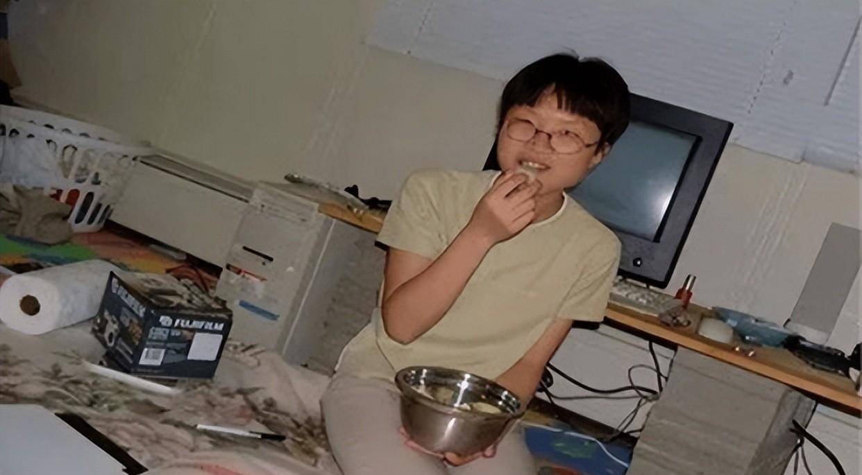 四川女高材生赴美深造,爱到变态一枪爆头丈夫,与尸身同吃饭睡觉