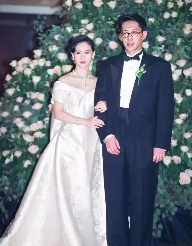 离婚22年,何超琼260亿身价香港女首富,许晋亨每月领200万生活费