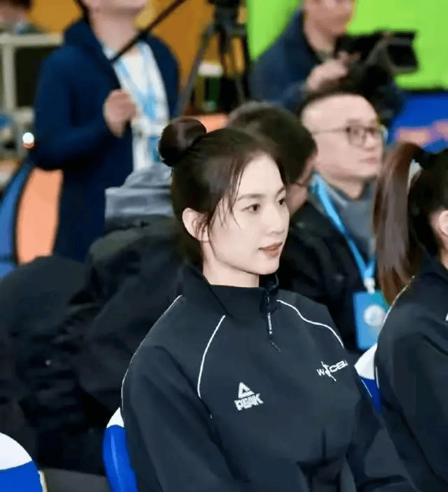 如此前的隋菲菲,再如现在李月汝,李梦,杨力维,王思雨等人,都是有颜又