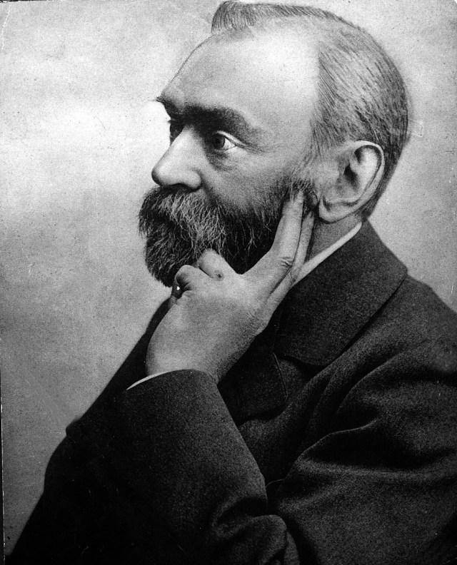 诺贝尔事业得意,爱情却费尽心思找不到归宿,情场不幸该怪谁?