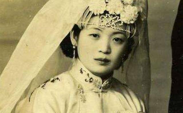 张恨水追求爱情,只要求懂他,娶了三个妻子,还是找不到知心人