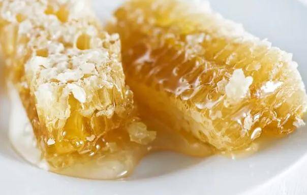 蜂蜜几年了可以吃吗?(蜂蜜好几年)