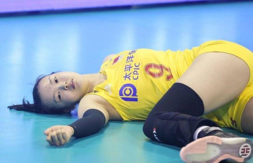 女排备战奥运!张常宁却作出意外决定,球迷感到很生气_比赛_训练_中国