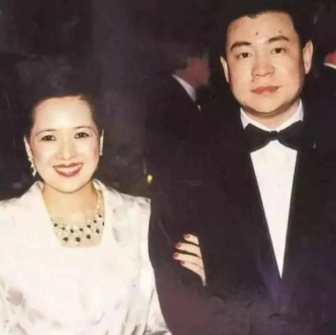 刘銮雄病入膏肓,辛苦打拼一辈子的财产,终将被外人分享,真可悲
