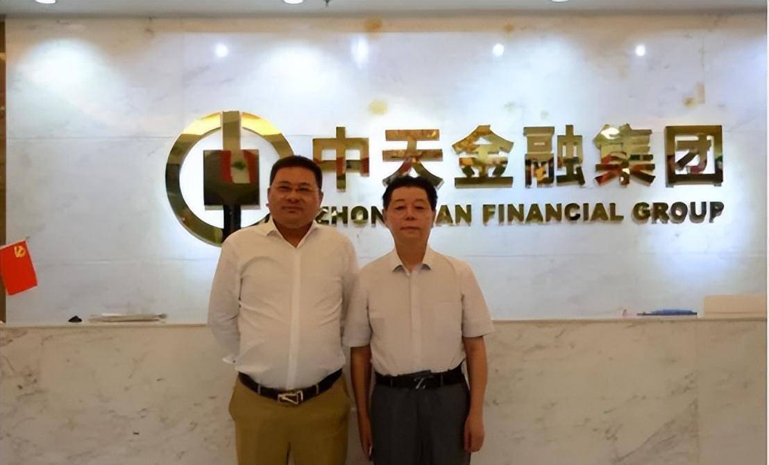 贵阳前首富"罗半城"倒下,背负1337亿债,压垮120家贷款机构