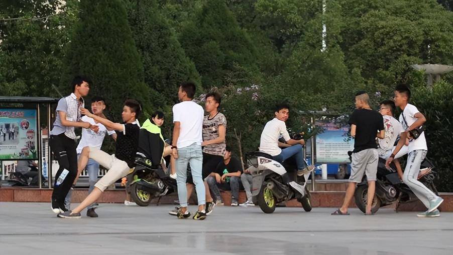 山西黑老大入狱如度假,被判无期数次减刑,后被发妻举报落网