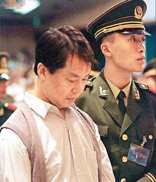 他是劫持李嘉诚儿子的匪王,带炸药要20亿赎金,为何李家不报警?