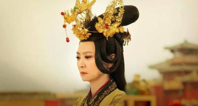 她一生共有6儿2女,其中有4个皇帝两个皇后,具有传奇特色的皇后