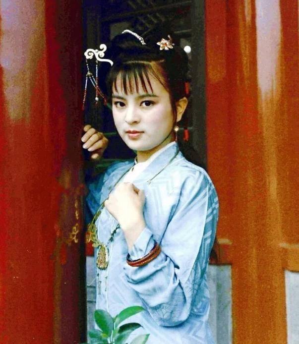 贾母看重的甄家二姑娘,真实身份被揭开后,才知道是她害了贾府