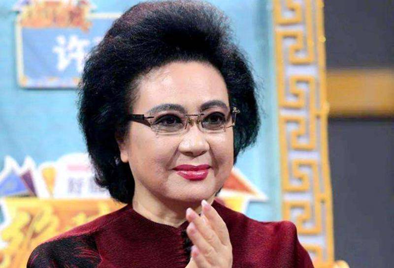 沈健瑾的丈夫是著名京剧演员李光,他曾在现代京剧电影《平原作