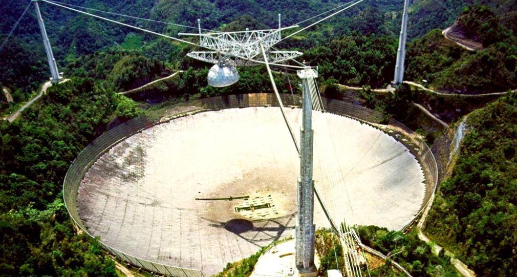 阿雷西博望远镜:曾是全球最大的望远镜,如今却遍地杂草无人问津
