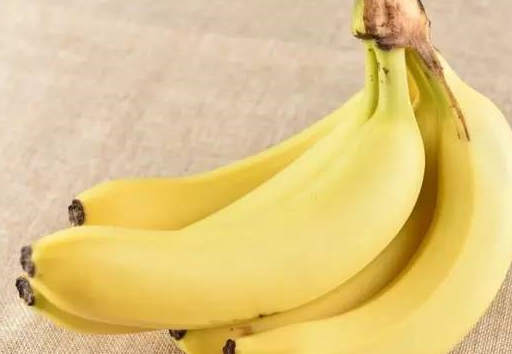香蕉虽好,但是这几类人尽量少吃,尤其是最后那种,很多人忽视了