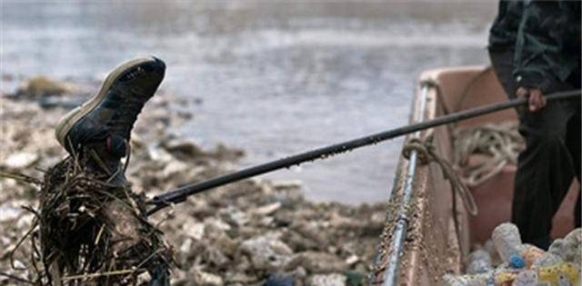 揭秘长江捞尸人:行业内有个祖传的规矩,有三种尸体不能打捞