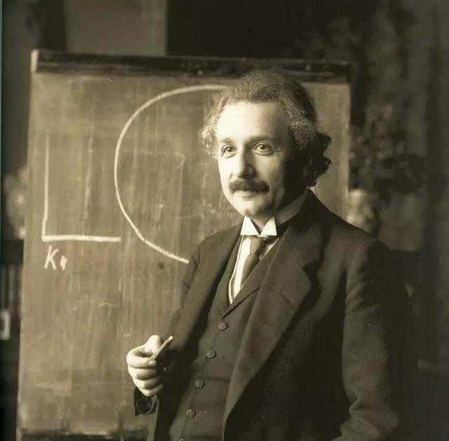 俗话说,三岁看大,这些科学巨匠,能从他小时候长相看出点头绪吗