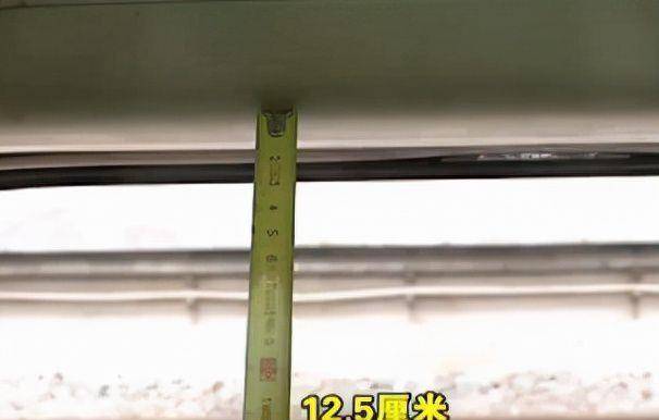 一对夫妻坐火车回家,妻子为何在厕所凭空消失?警方:她跳车了