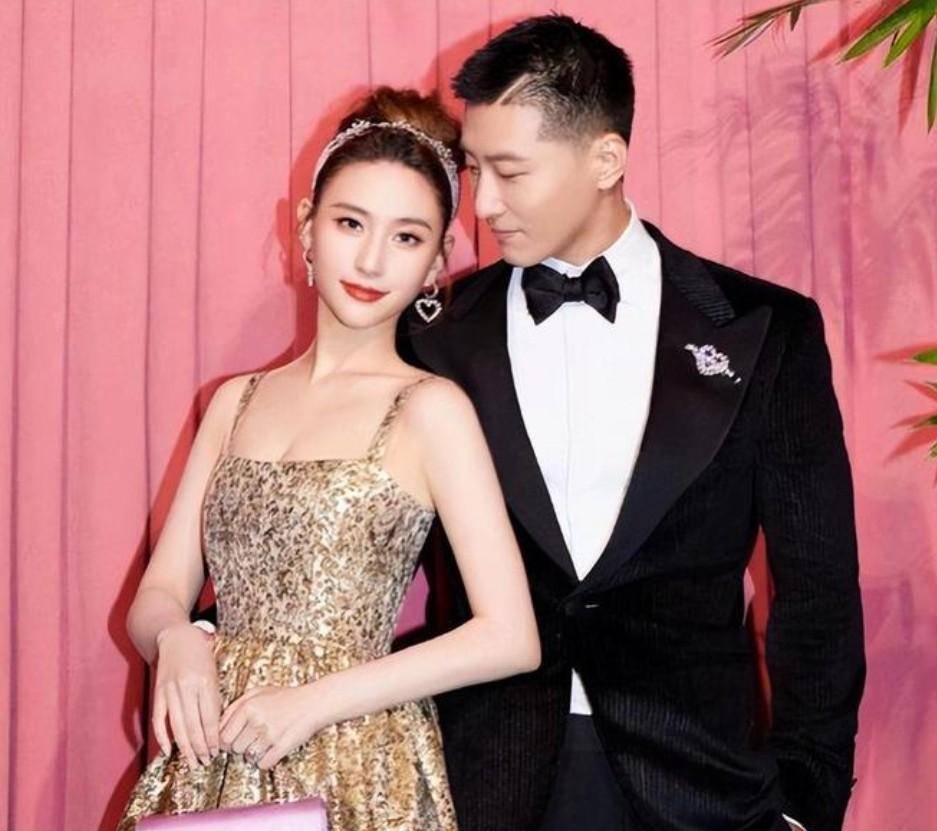 何超莲33岁生日,窦骁返港为妻子庆生,晒甜蜜合照力破婚变传闻