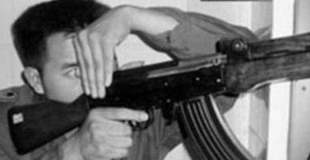 悍匪中里的"枪神",为了抓他6名干警牺牲,出动重型坦克