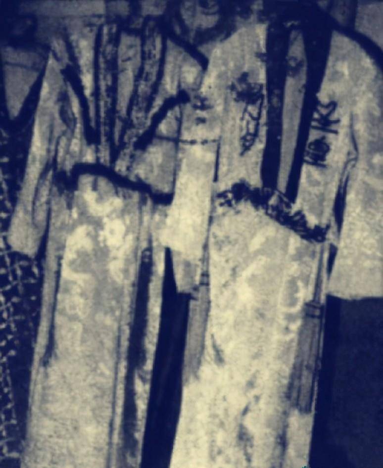 80年代山东一女自封女皇,挑4童男进后宫,警方查案还被村民阻拦