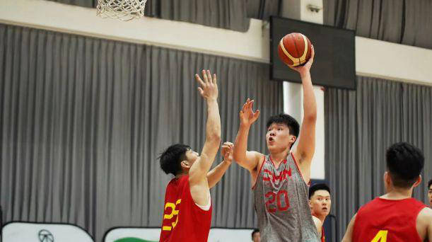 中国男篮热身赛观察:内线优势突出,外线挑战待克服
