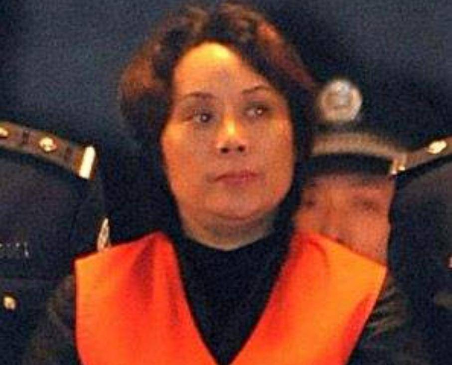 软禁,威胁,绑架,90后研究生女黑老大落马后,在法庭上痛哭流涕