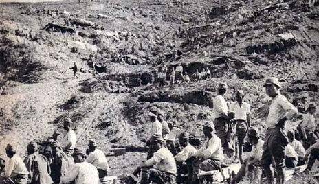 7月30日傍晚,日军偷渡图们江,集结于防川屯,疏散了当地的老少妇孺,留