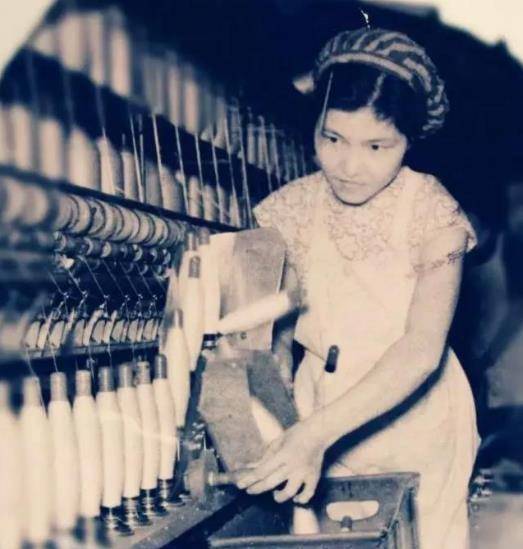 可孩子还没到世上多久,就夭折了,年仅17岁的潘兰珍感受到前所未有的