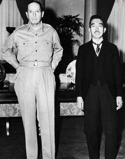 两颗原子弹,将裕仁天皇的大日本帝国之梦毁于一旦.