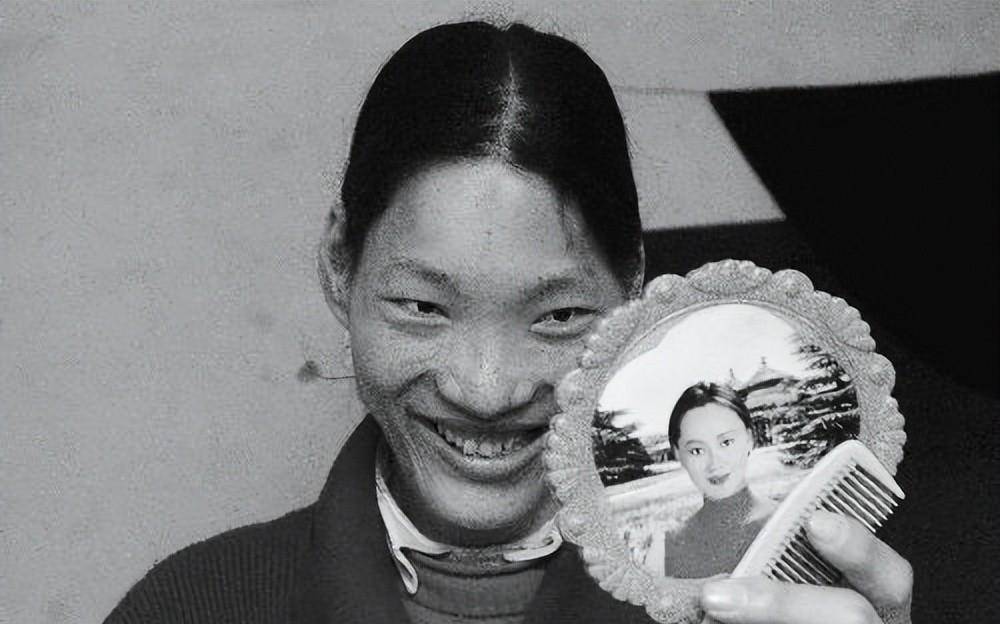 安徽"世界第一女巨人":穿78码鞋,一顿吃6碗面,41岁不幸离世_姚德芬