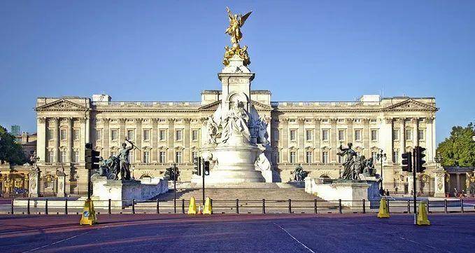 世界顶级富豪,资产是威廉王子的200倍,却因太有钱被女友抛弃_格罗夫纳