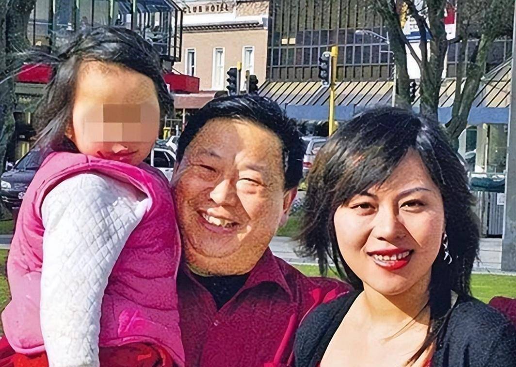 27岁女学生嫁国外56岁"太极大师",婚后遭杀害,薛乃印杀妻弃女案_刘安