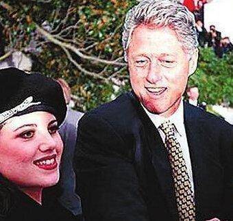 而克林顿也在无限温情后,对着怀中的莱温斯基说:当时总统看我的眼神已