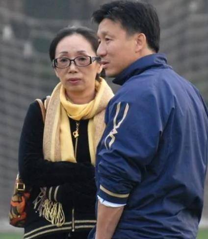 黑龙江女首富戴秀丽:身价95亿却惨遭离婚,丈夫:我已厌倦太富裕