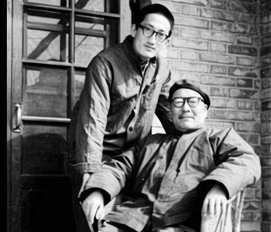 他潜伏在老蒋身边18年,暴露后靠报纸悟出杀机,利用老蒋脱身