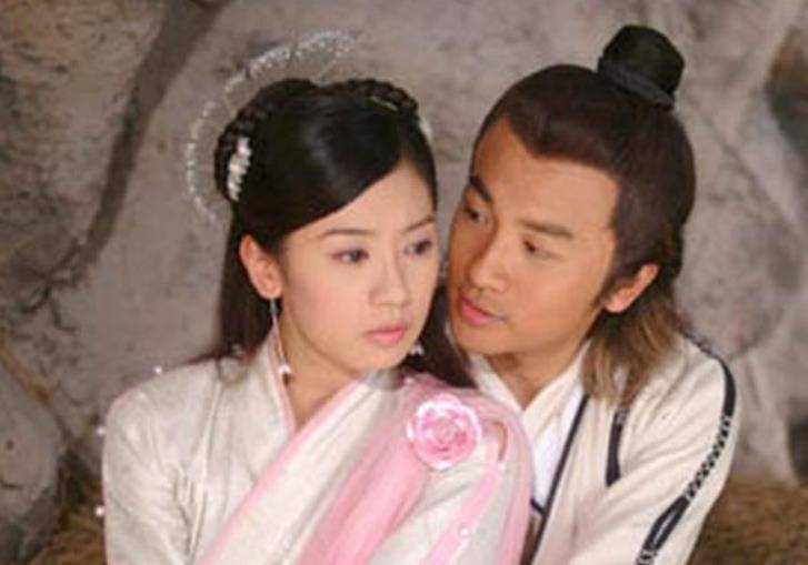 在《倚天屠龙记》中,赵敏的名字又叫做"观音奴",从这个角度来看