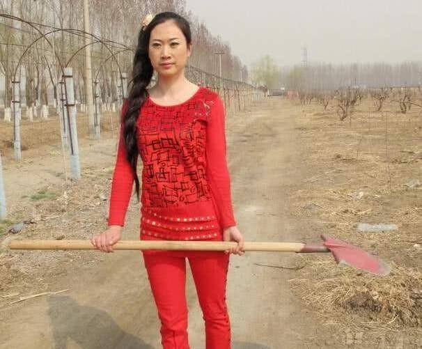 被传坐拥亿万身家,从网红到励志女神,当了妈后的芙蓉姐姐变了