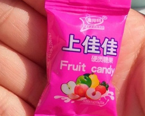 笑出腹肌的山寨零食,"六个核弹"真不敢喝,忘了旺仔的长相!