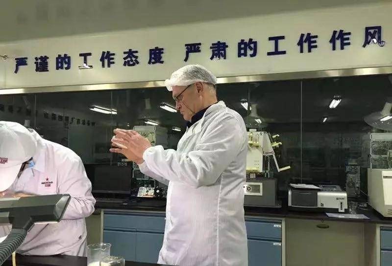 乳业"教父"谢幕,10年打广告耗费488亿,套现后离场_牛根生_伊利_营销