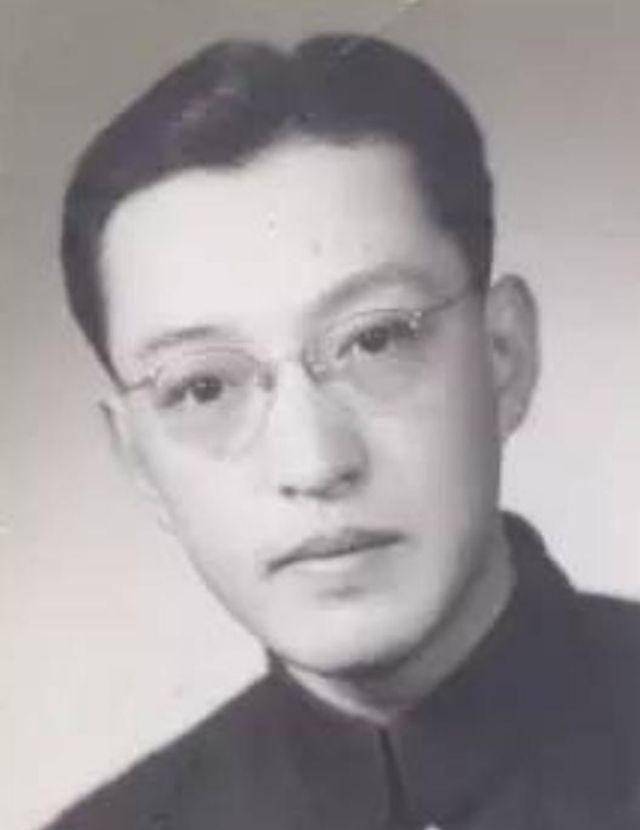 岁当戏子差点被沉塘,成名后怀孕被抛弃,晚年才遇真爱_甘律_演出_黄梅