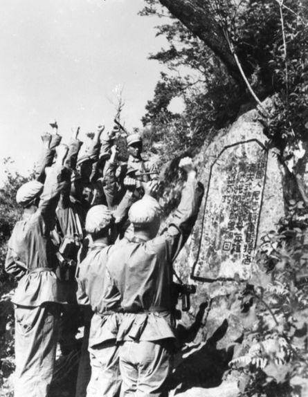 与黄继光一起的两人,吴三洋牺牲家人生活艰难,肖登良隐藏了身份