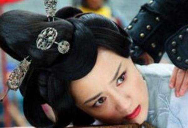 史上唯一被腰斩的公主,因其长相太美,三个刽子手都下不去手!