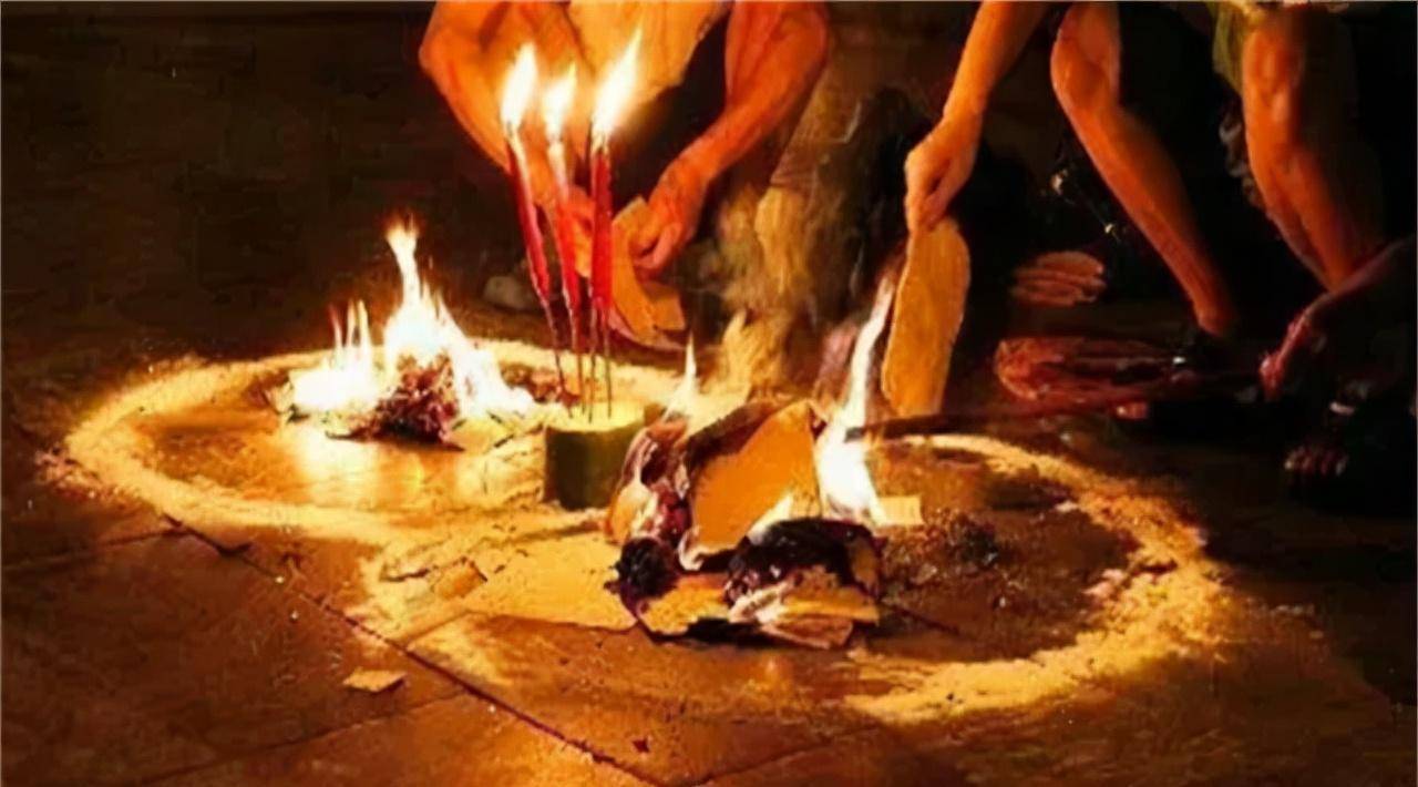 由此国家禁止了在清明,中元节的时候烧纸,并说要摒弃陋习,中元节烧纸