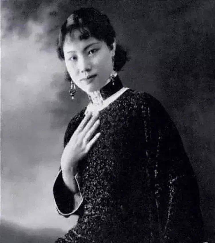 梅兰芳原配王明华因不能再生育而被迫同意丈夫再娶,自己孤独早逝