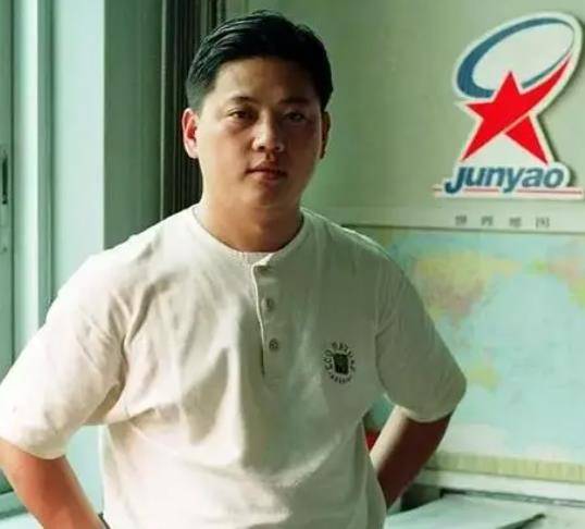 浙江首富38岁癌症去世,亿万家产留给17岁的儿子,财富大于健康?